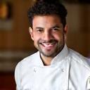 Portrait de Lucas Leroy, Chef pâtissier réputé.